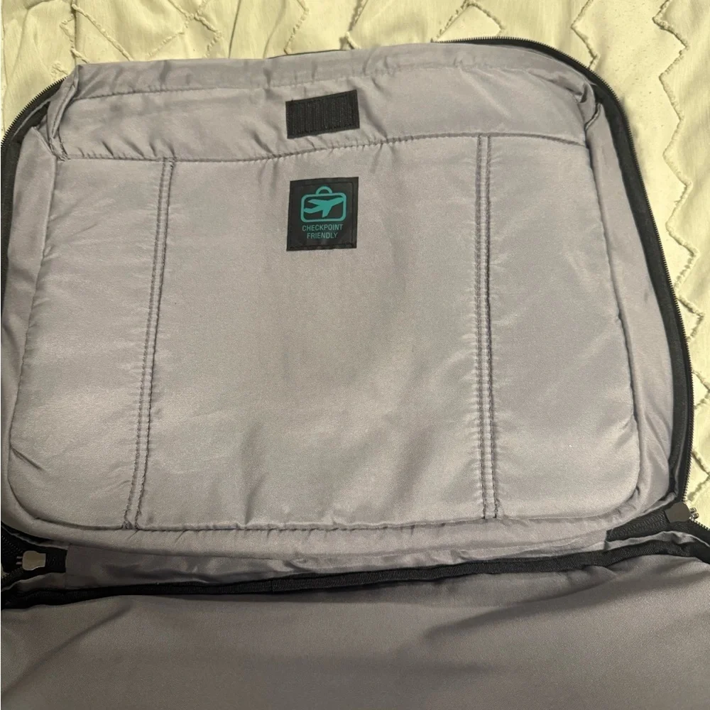 Wenger Legacy notebook carrying case Black and Gray Laptop Bag new no tags